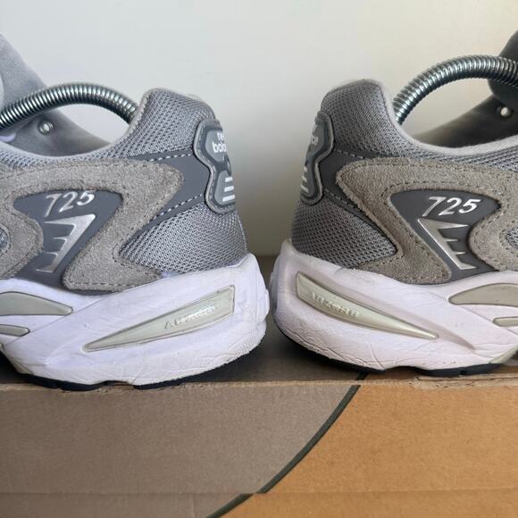 New Balance 725 Grey/White Men Sneakers- SZ 10 D main image 8